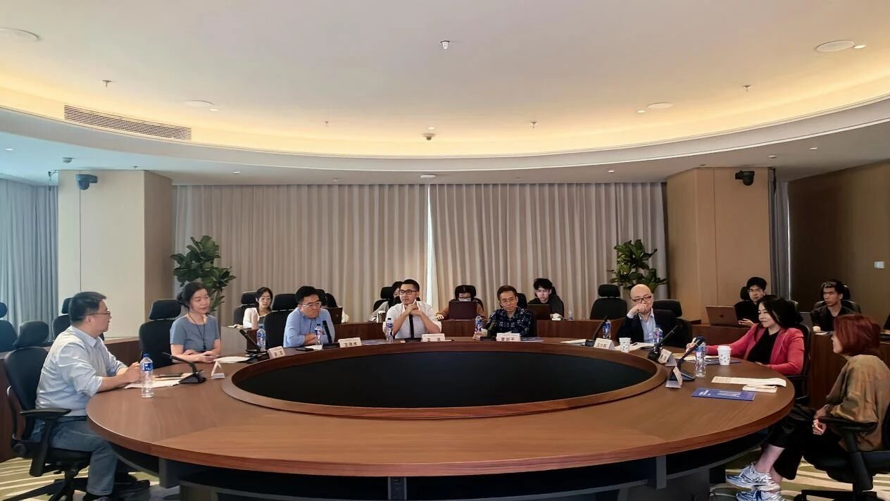 日本av片
南土国际金融政策圆桌会第12期暨“迎接AI时代系列”第1期举办